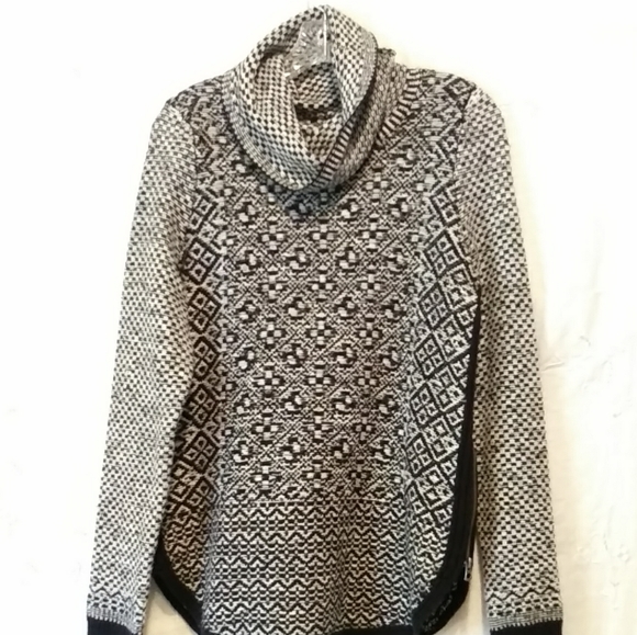 Lucky Brand Sweaters - 🍀Lucky Brand Soft Sweater